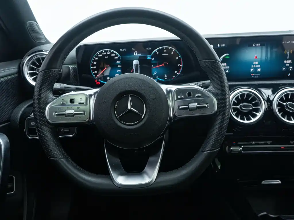 Mercedes-Benz A-Class 2022 — фото 10