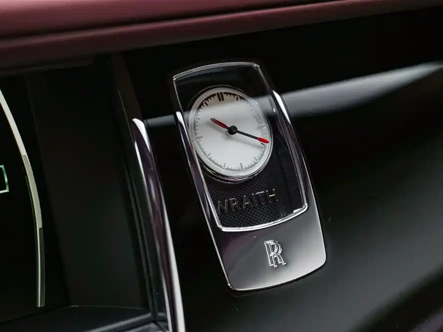 Rolls-Royce Wraith 2018 — фото 16