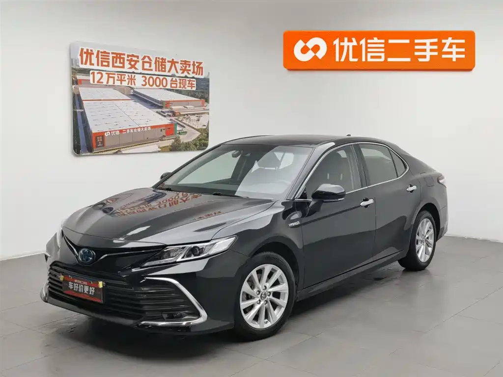 Toyota Camry 2021 — фото 1