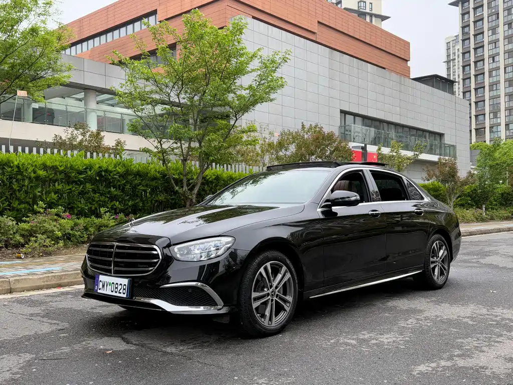 Mercedes-Benz E-Class 2023 — фото 1