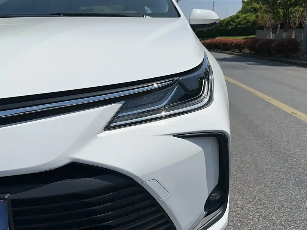 Toyota Corolla 2023 — фото 20