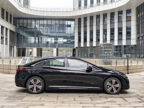 Mercedes-Benz EQE 2025