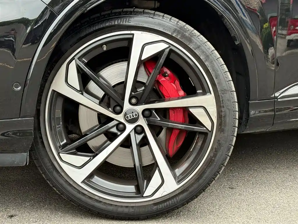 Audi SQ7 2024 — фото 34