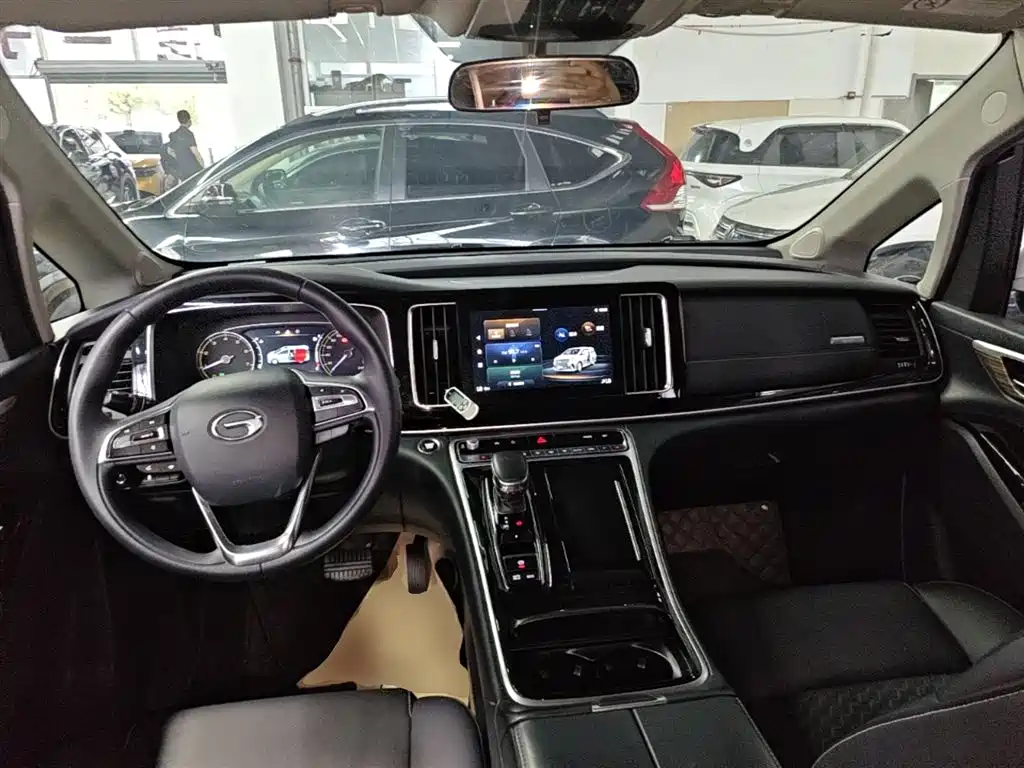 GAC Motor Trumpchi M8 2022 — фото 10