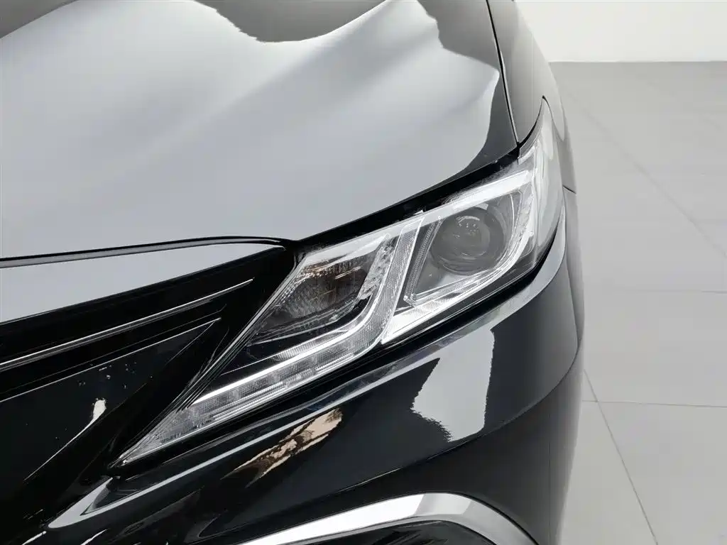 Toyota Camry 2021 — фото 7