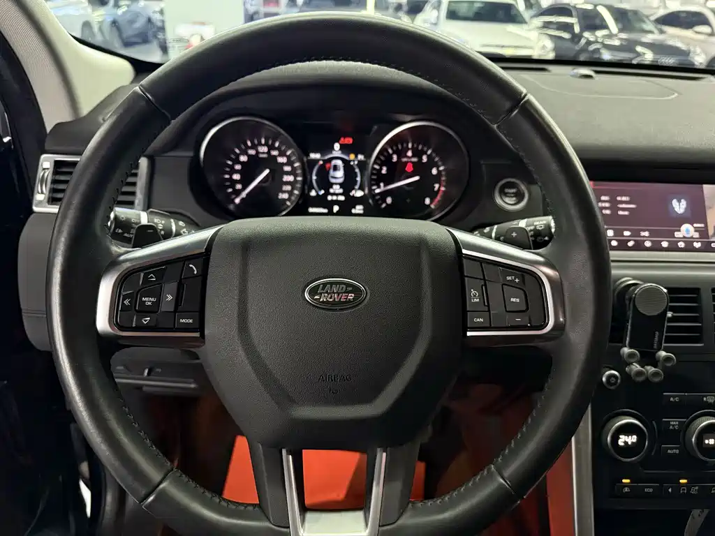 Land Rover Discovery Sport 2017 — фото 14
