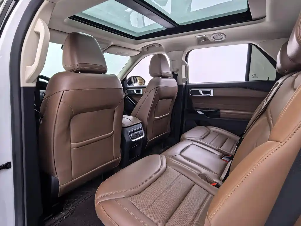 Ford Explorer 2023 — фото 13