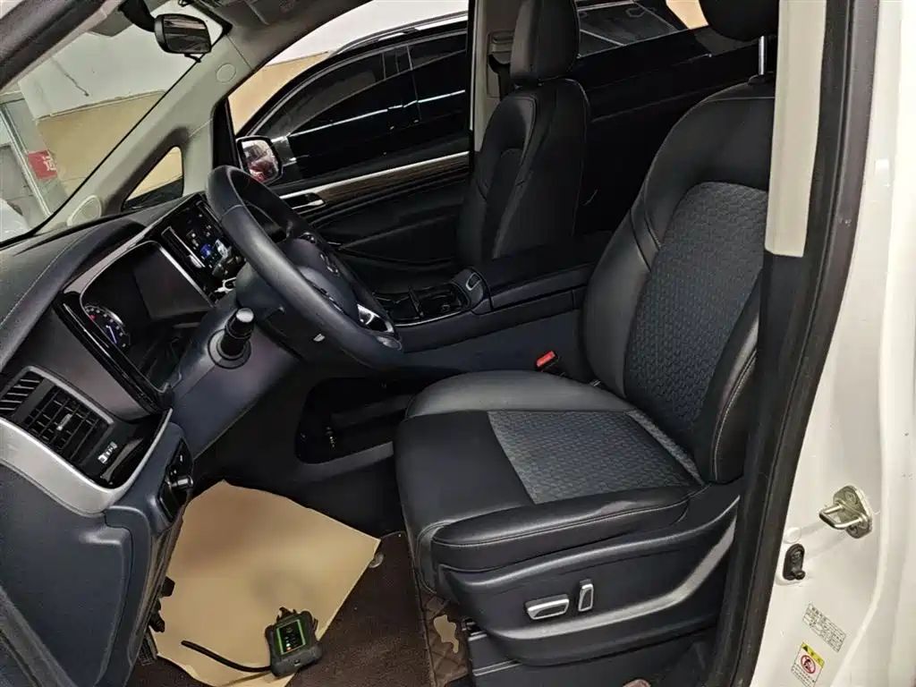 GAC Motor Trumpchi M8 2022 — фото 15