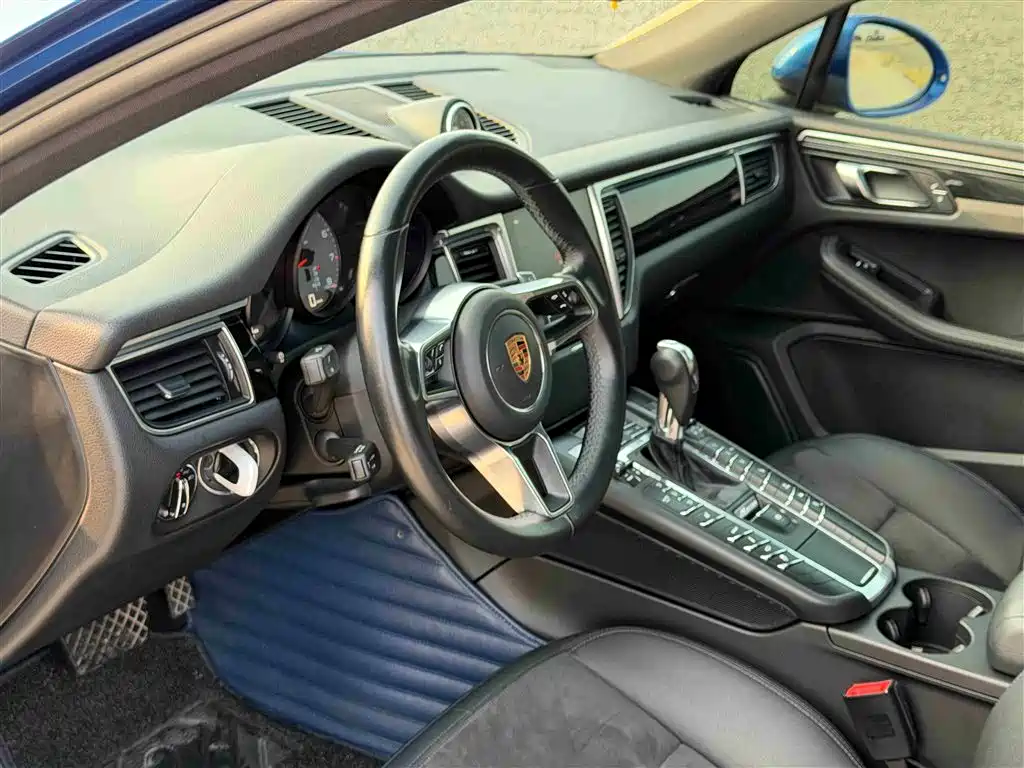 Porsche Macan 2017 — фото 12