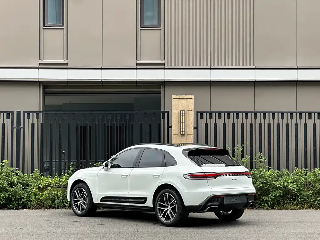 Porsche Macan 2023