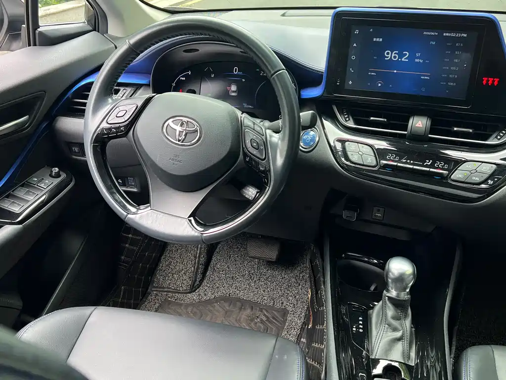 Toyota C-HR 2022 — фото 12