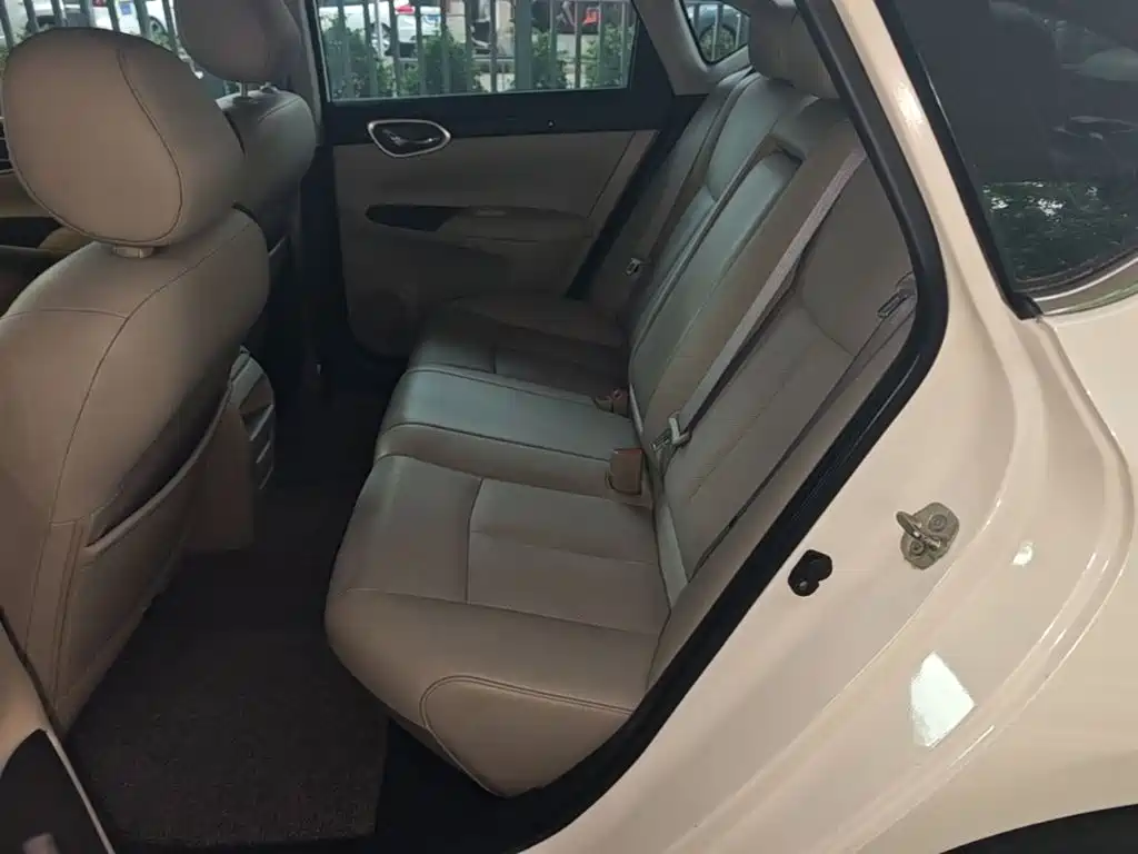Nissan Sylphy 2019 — фото 17