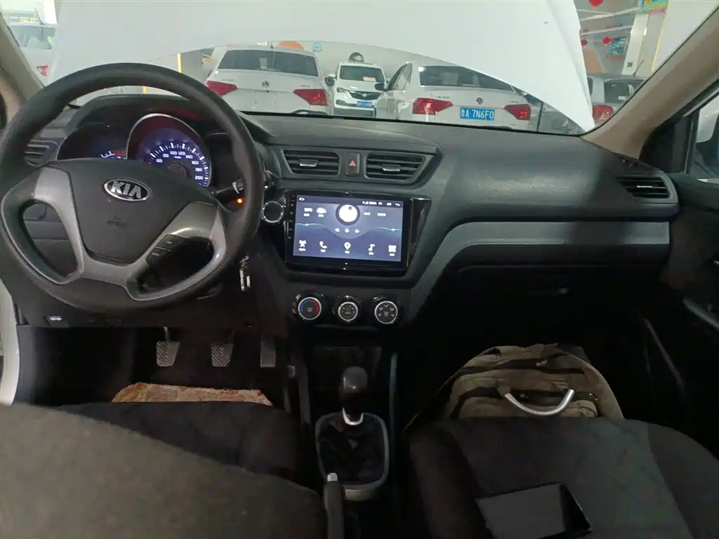 Kia K2 2015 — фото 13
