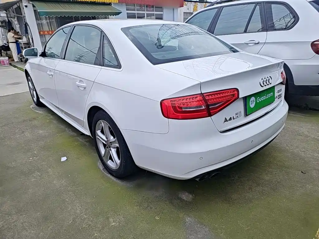 Audi A4L 2015
