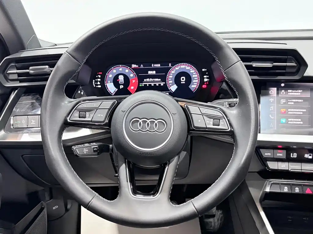 Audi A3 2023 — фото 19