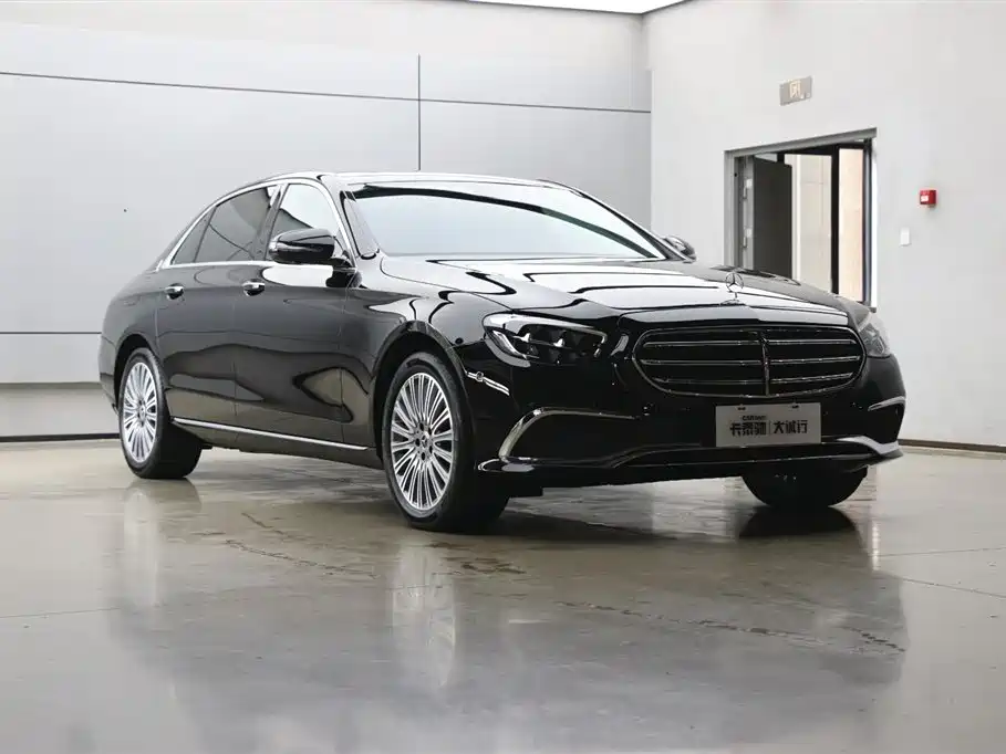 Mercedes-Benz E-Class 2023 — фото 31