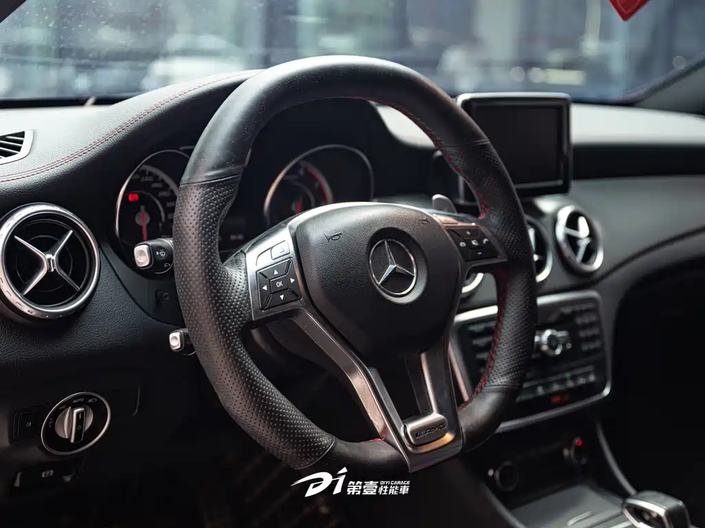 Mercedes-Benz GLA AMG 2015