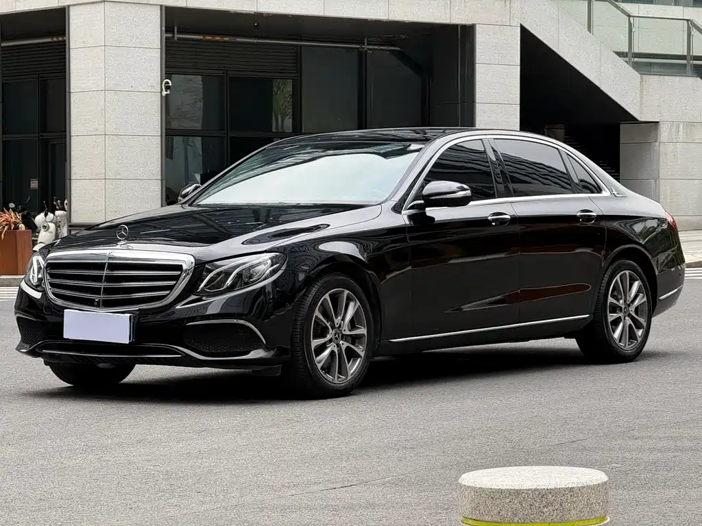 Mercedes-Benz E-Class 2017 — фото 1