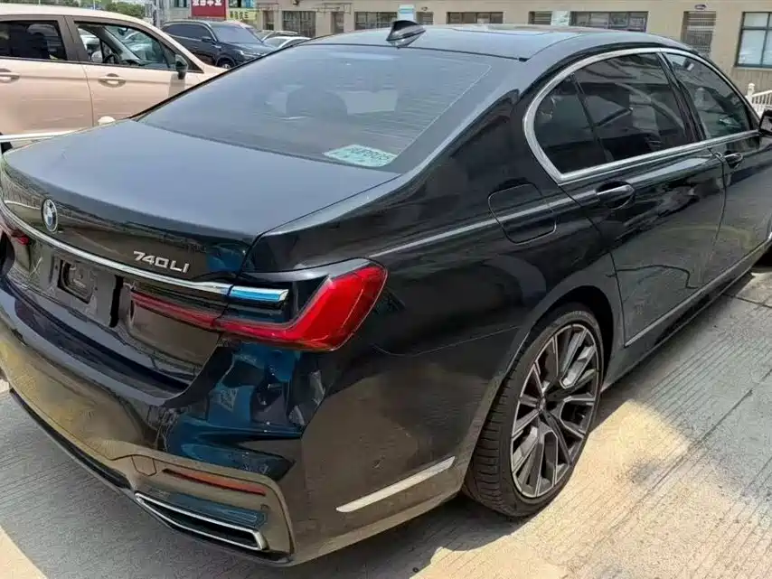 BMW 7 Series 2021