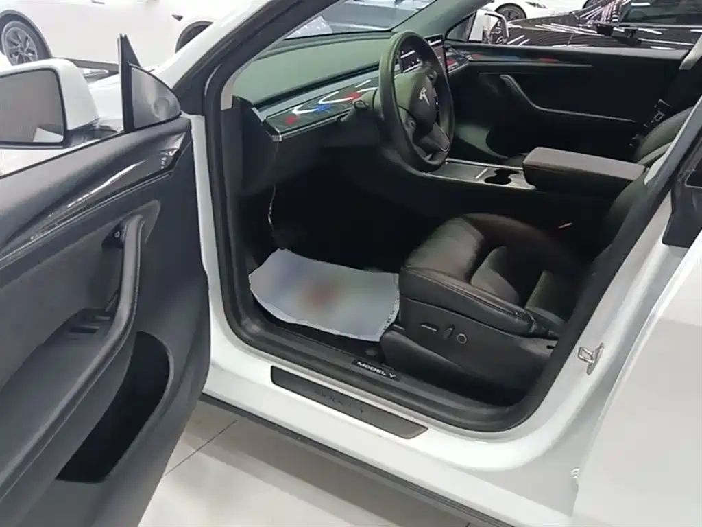 Tesla Model Y 2022 — фото 16