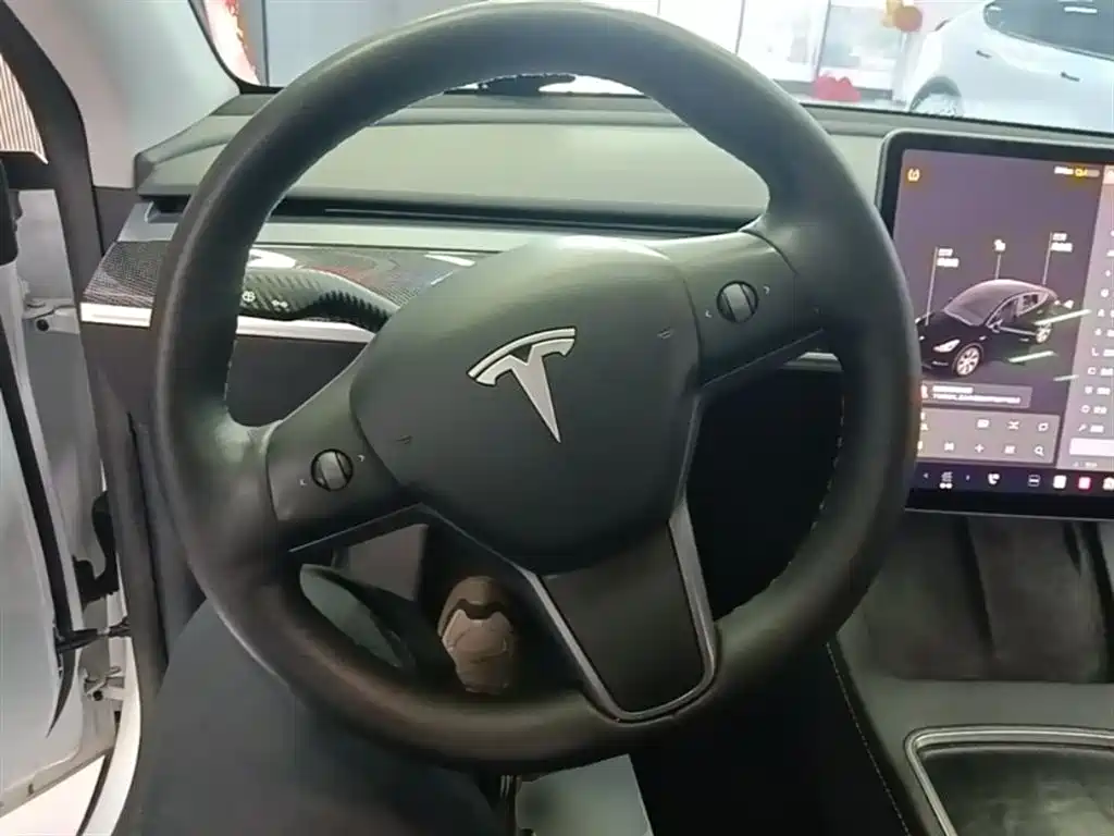 Tesla Model Y 2022 — фото 11