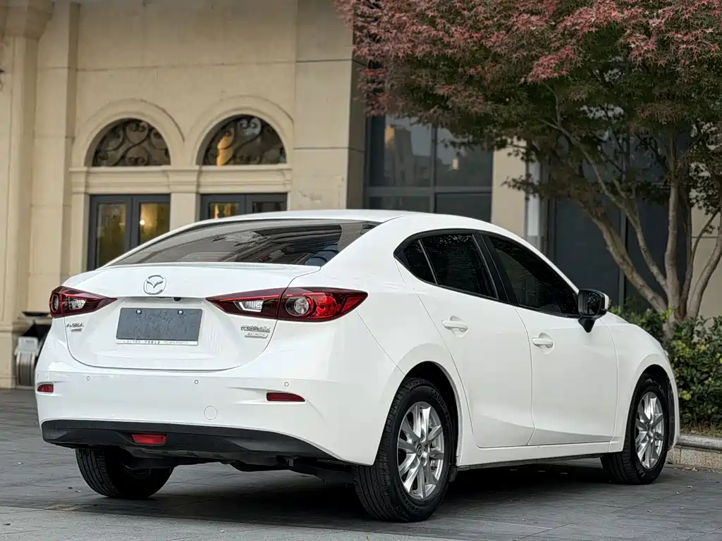 Mazda 3 Axela 2019 — фото 10