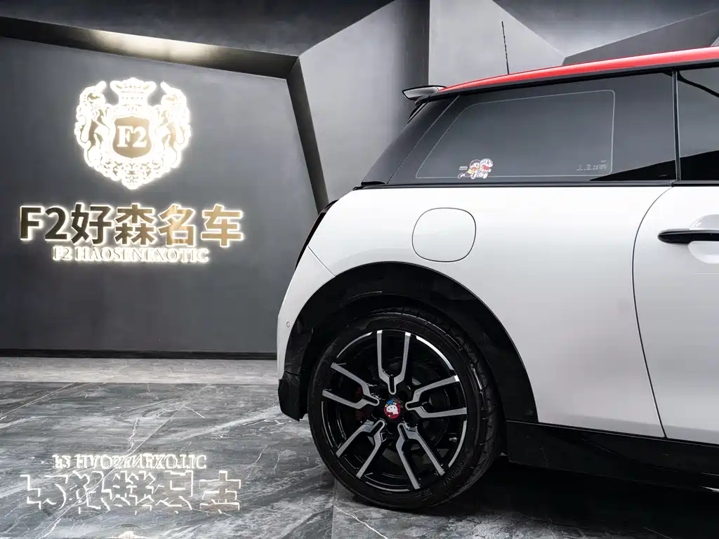 MINI JCW 2025 — фото 7