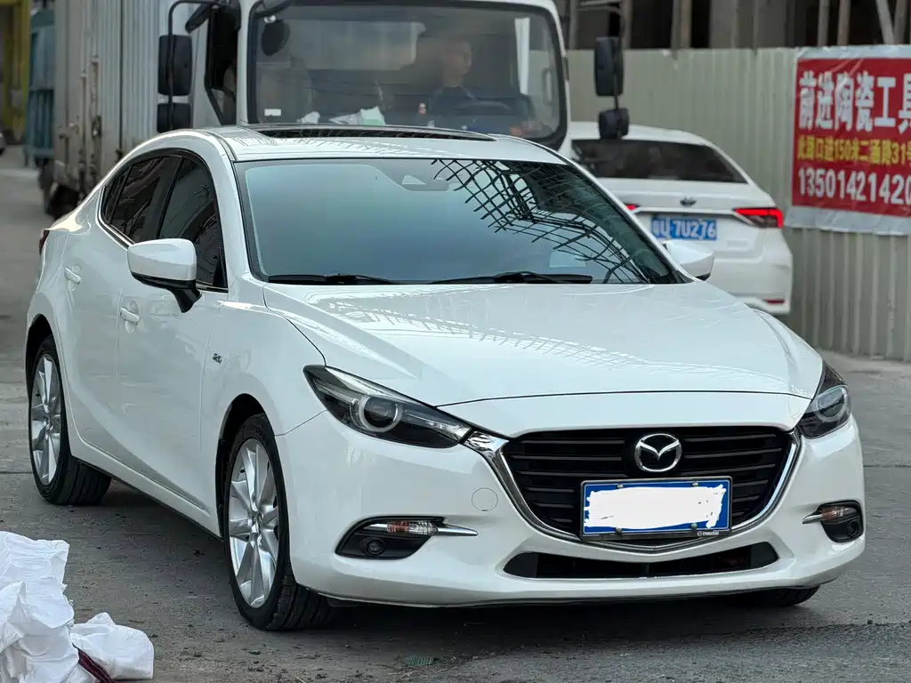 Mazda 3 Axela 2018 — фото 3