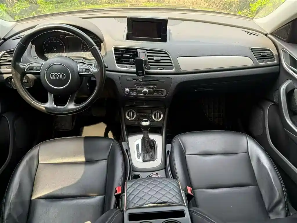 Audi Q3 2017 — фото 24