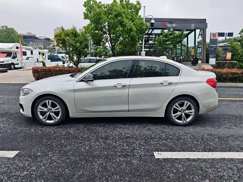BMW 1 Series 2019 — фото 22