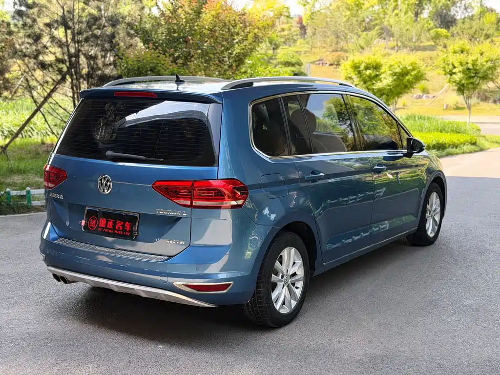 Volkswagen Touran 2018 — фото 4