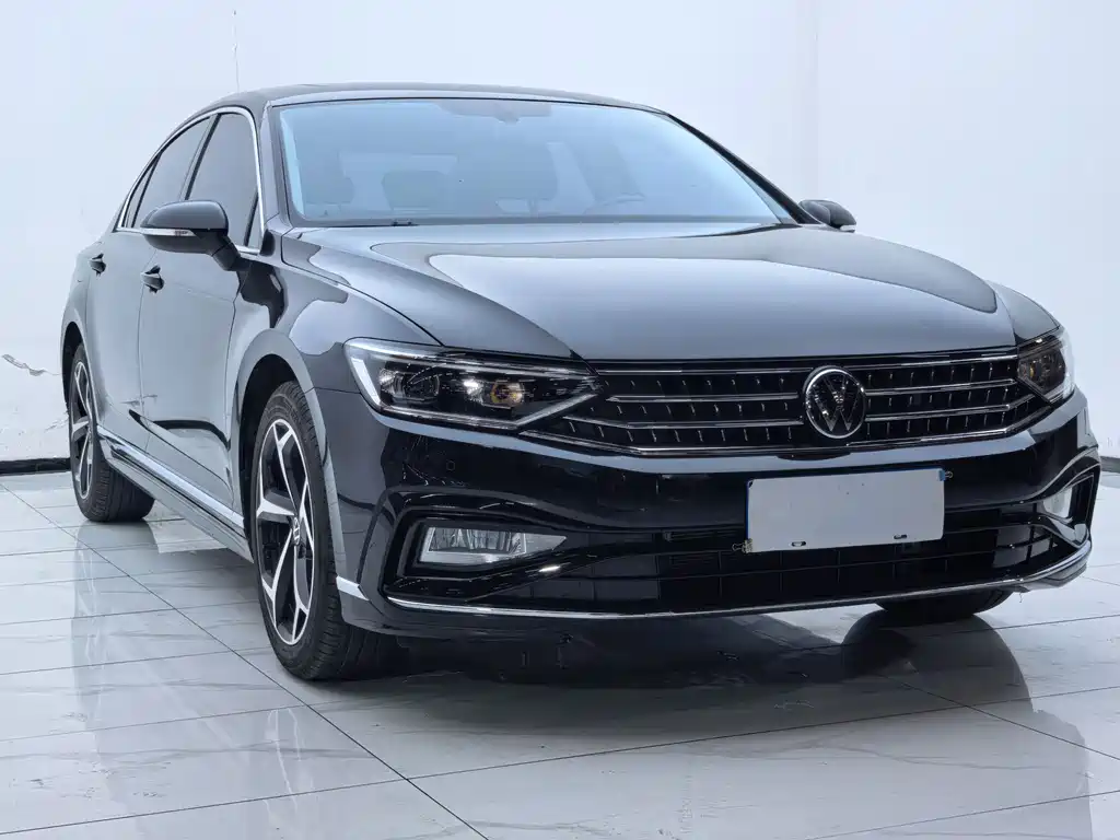 Volkswagen Magotan 2025