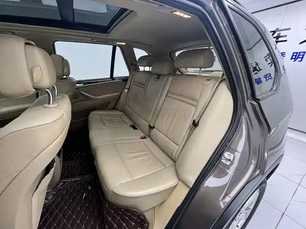 BMW X5 2011