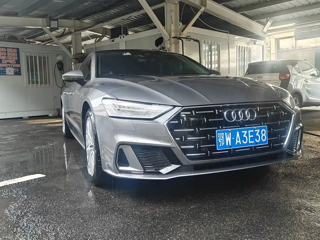 Audi A7L 2022 — фото 1