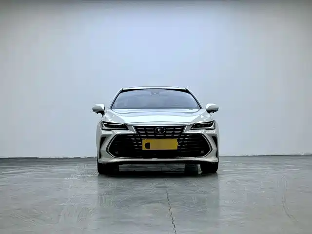 Toyota Avalon 2023 — фото 1