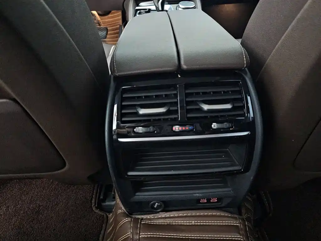 BMW 5 Series 2023 — фото 14