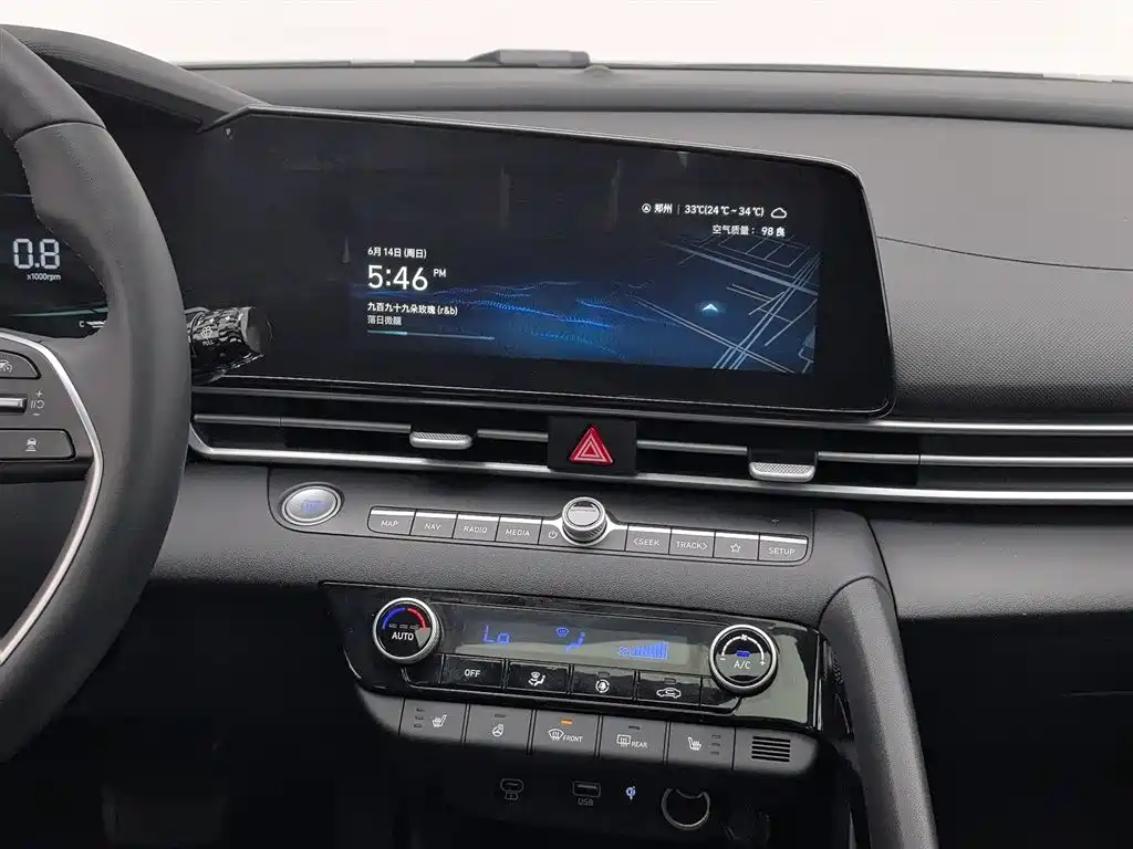 Hyundai Elantra 2025 — фото 12