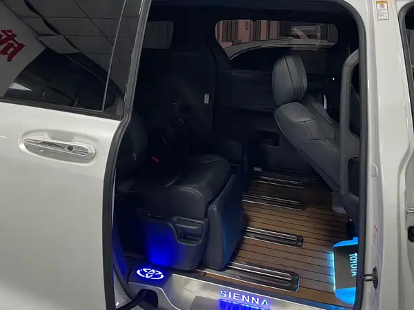 Toyota Sienna 2023