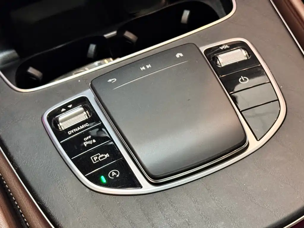 Mercedes-Benz E-Class 2022 — фото 12