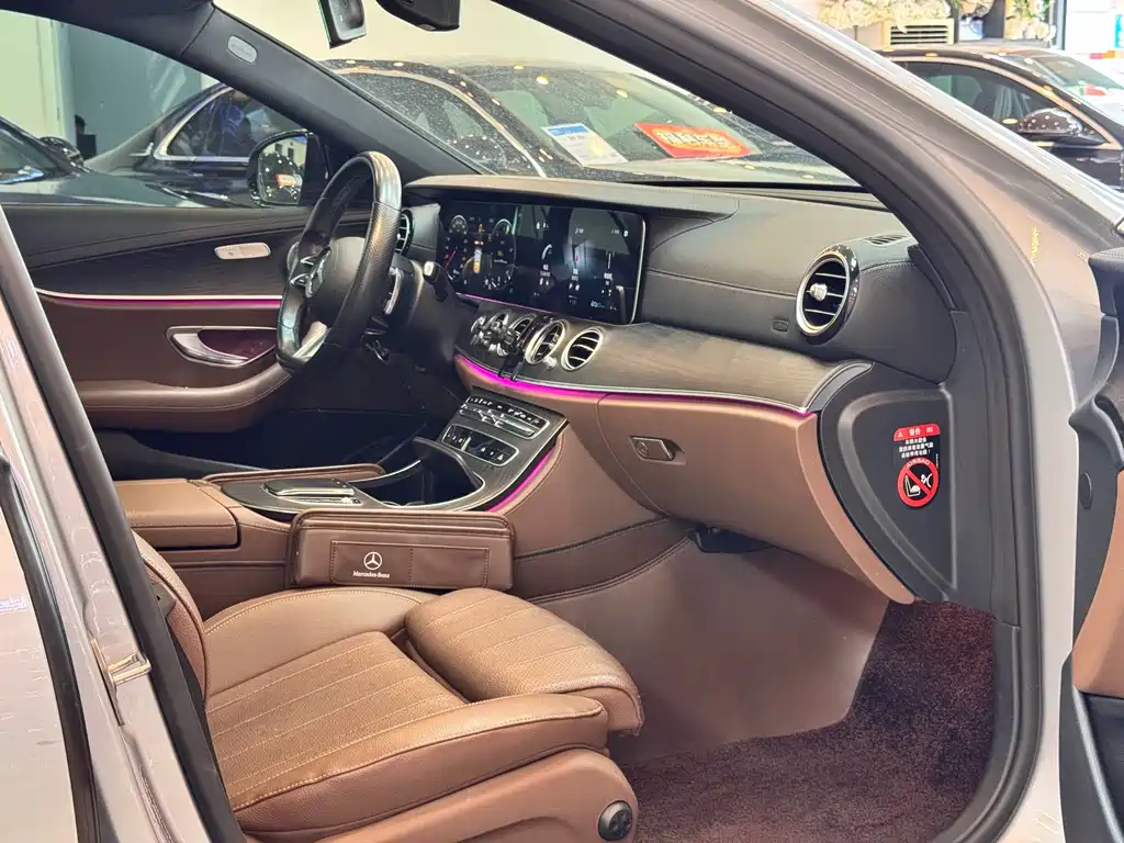 Mercedes-Benz E-Class 2022 — фото 16