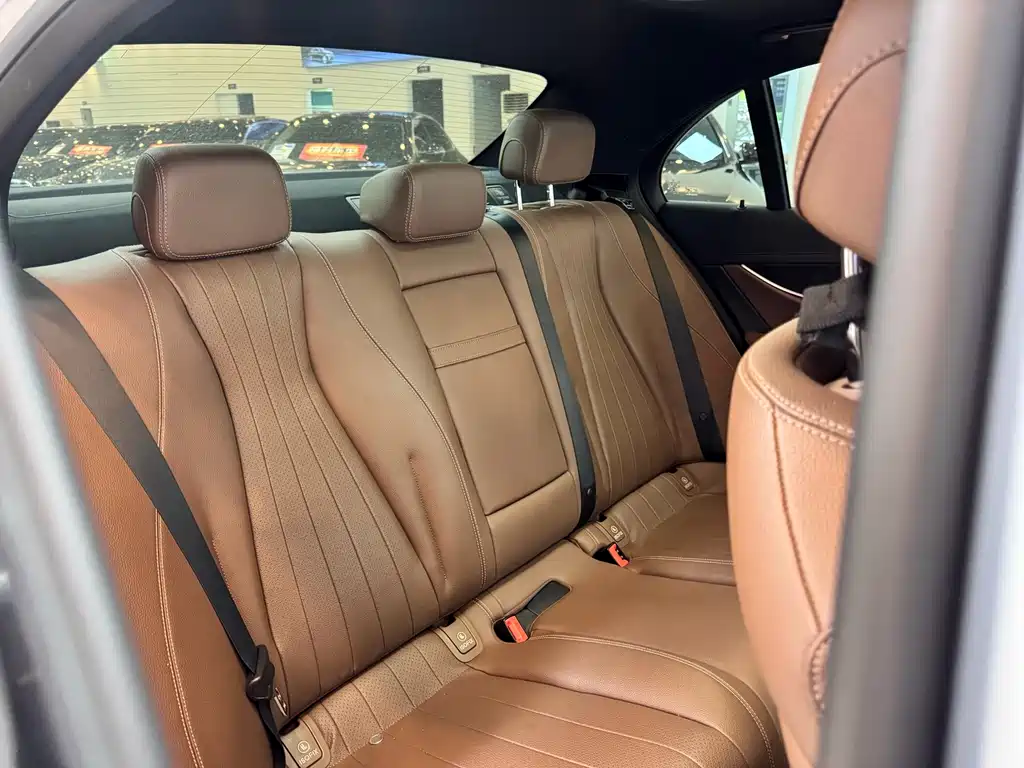 Mercedes-Benz E-Class 2022 — фото 15
