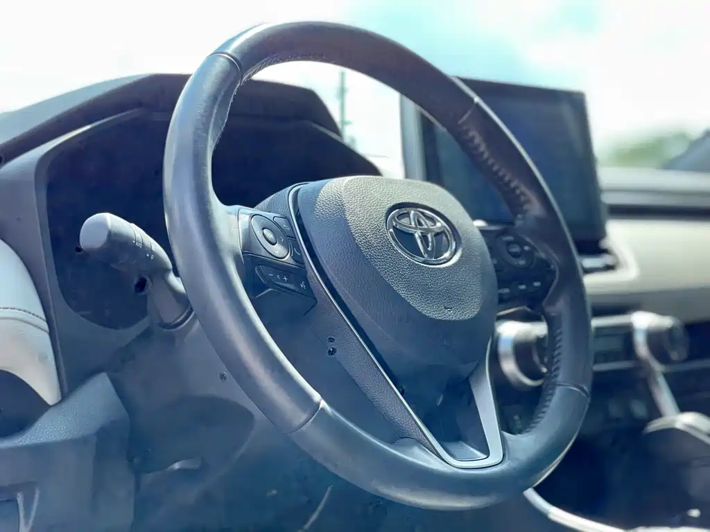 Toyota RAV4 2021 — фото 14
