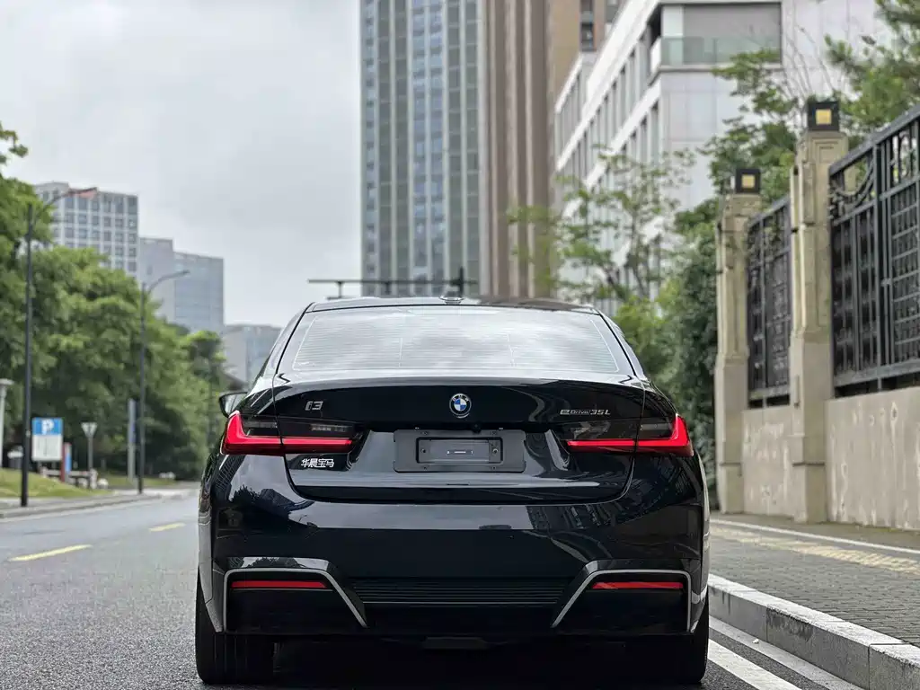 BMW i3 2025