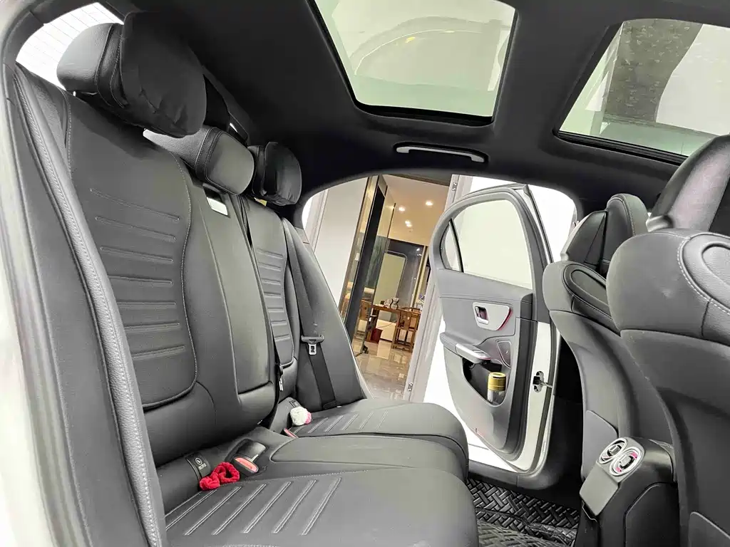 Mercedes-Benz C-Class 2023 — фото 13