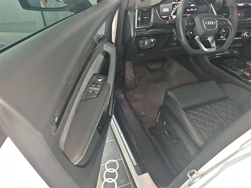 Audi Q5L Sportback 2022 — фото 23