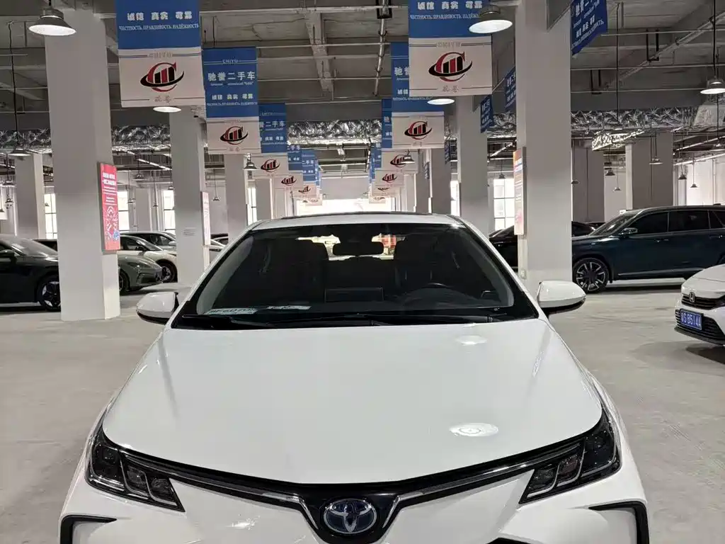 Toyota Corolla 2022 — фото 2