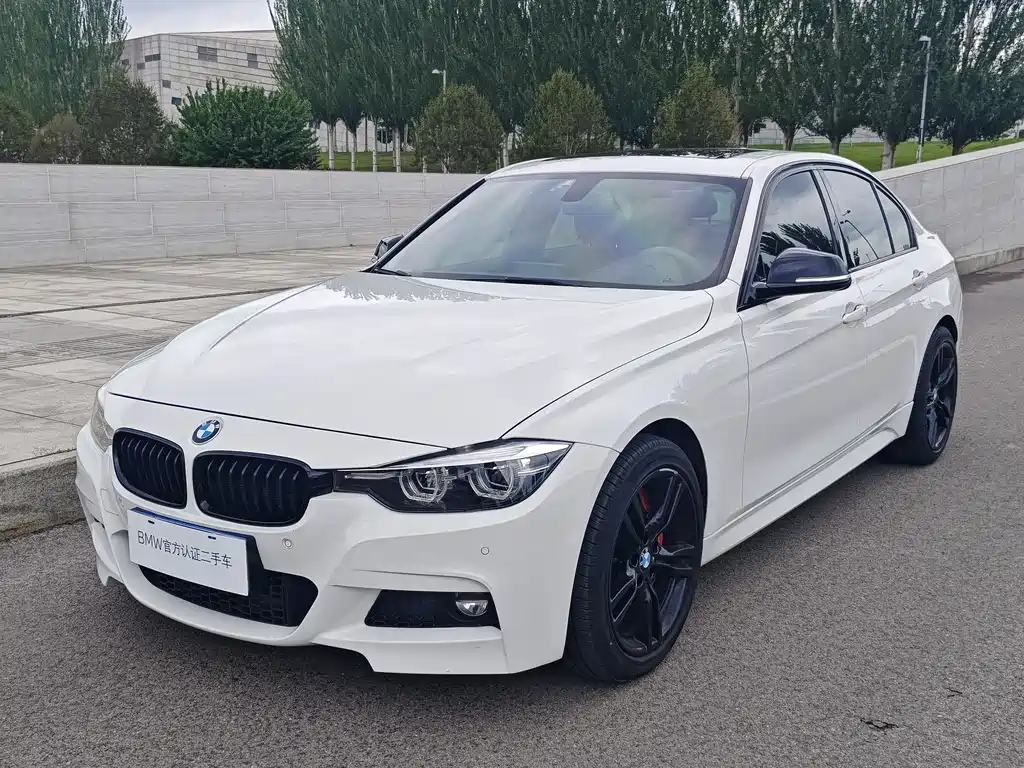 BMW 3 Series 2018 — фото 1