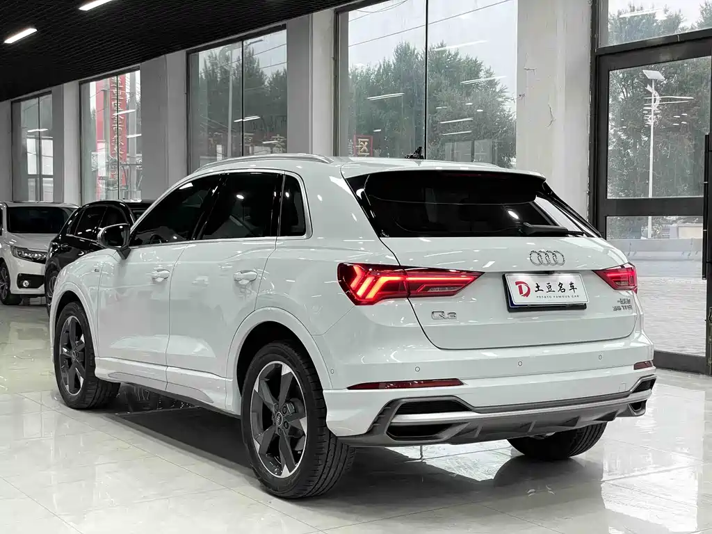 Audi Q3 2022 — фото 4