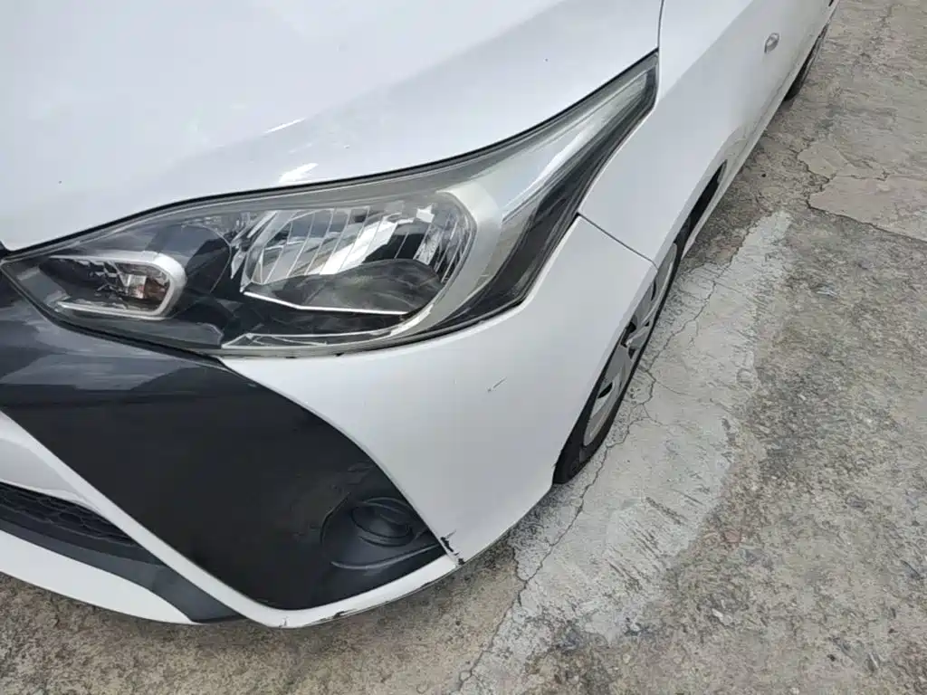 Toyota Yaris L 2017 — фото 24