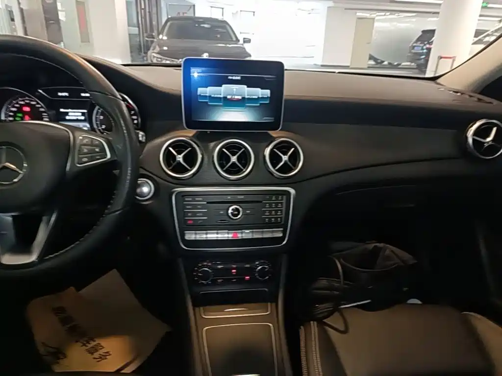 Mercedes-Benz GLA 2017 — фото 12